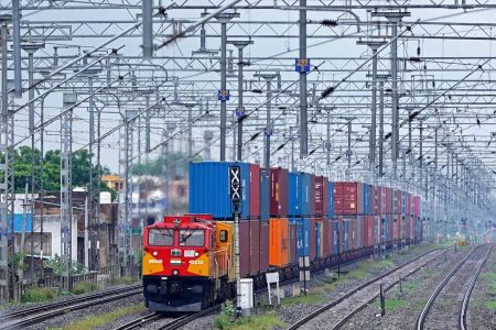 ترمب يفرض رسوماً جمركية على الهند بسبب النفط الروسي