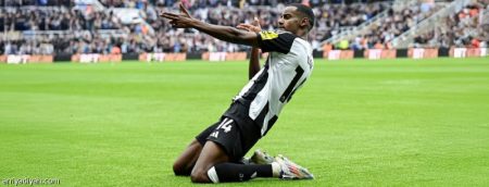 بـ 100 مليون.. نيوكاسل يرفض رحيل إيزاك