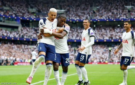 توتنام يتجاوز صدمة السوبر بثلاثية بيرنلي