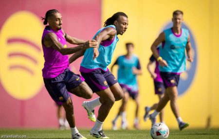 برشلونة يمدد عقد كوندي حتى 2030