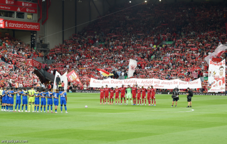 ليفربول يدشن الدوري بتكريم جوتا
