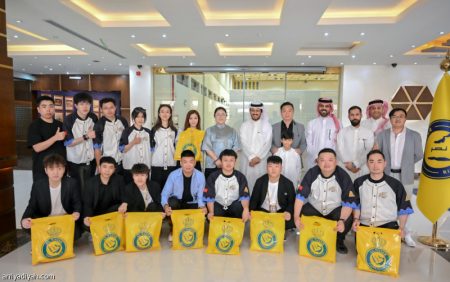 وفد لعبة «CrossFire» يزور مقر النصر