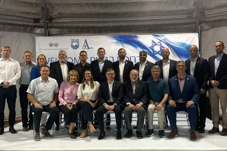 زيارة جونسون إلى “أريئيل”.. تكريس أميركي للاستيطان وتحد لحل الدولتين