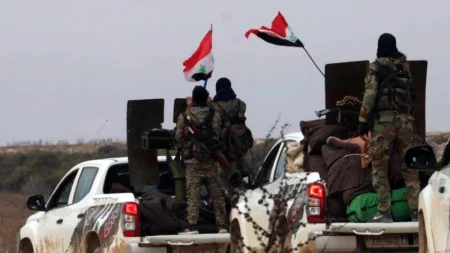 إصابة 7 بينهم 3 من الجيش السوري في هجوم لـ"قسد" على قرية بريف منبج