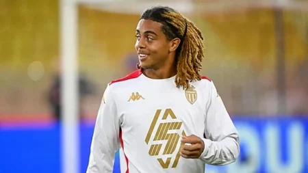 نيوم يعلن التعاقد مع الموهبة الفرنسية سايمون بوابري