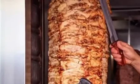 مختص: الدهون في الشاورما تصل إلى 148٪ من الاحتياج الموصى به