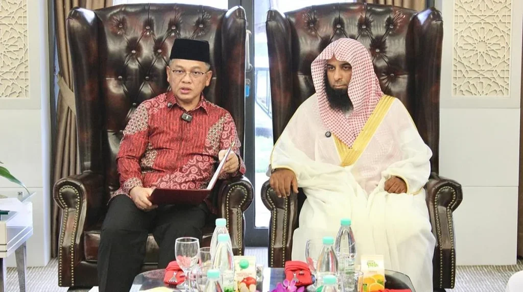 وزير الشؤون الدينية الماليزي يشيد بدور المملكة الريادي في خدمة الإسلام والمسلمين