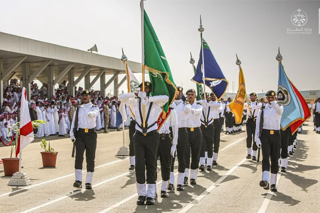 بحضور رئيس أركان القوات البحرية.. تخريج الدفعة «226» من دورة الفرد الأساسي