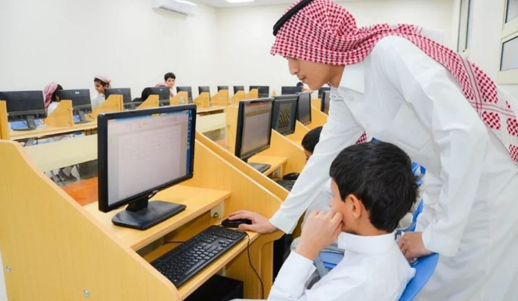 بالفيديو.. مختص: أولياء الأمور الحلقة الأقوى في تشجيع أبنائهم على عدم الغياب