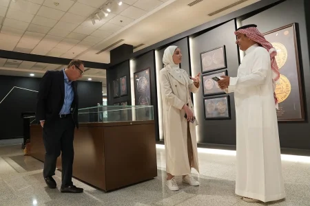 تأكيدا على الهوية وتعريف الأجيال بالموروث.. معارض مكتبة الملك عبدالعزيز العامة النوعية تعيد إحياء التراث العربي والإسلامي