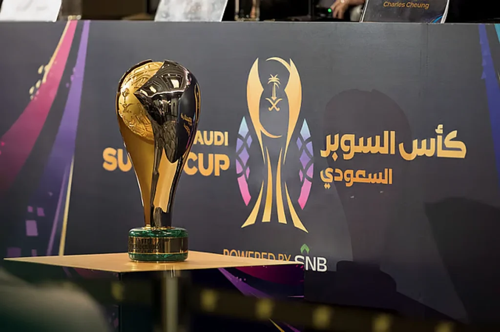 الإسباني ريكاردو دي بيرغوس حكمًا لمباراة القادسية والأهلي في نصف نهائي السوبر السعودي