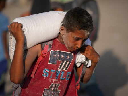 مصادر أممية: إسرائيل قتلت في يومين 105 من الباحثين عن المساعدات بغزة