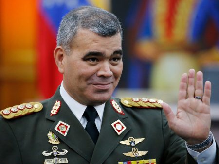 فنزويلا تنشر سفنا حربية ومسيرات ردا على التحركات الأميركية