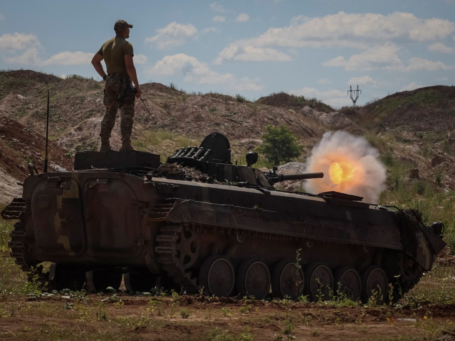 نيويورك تايمز: لماذا ترفض أوكرانيا التنازل عن دونباس رغم ضغوط ترامب؟