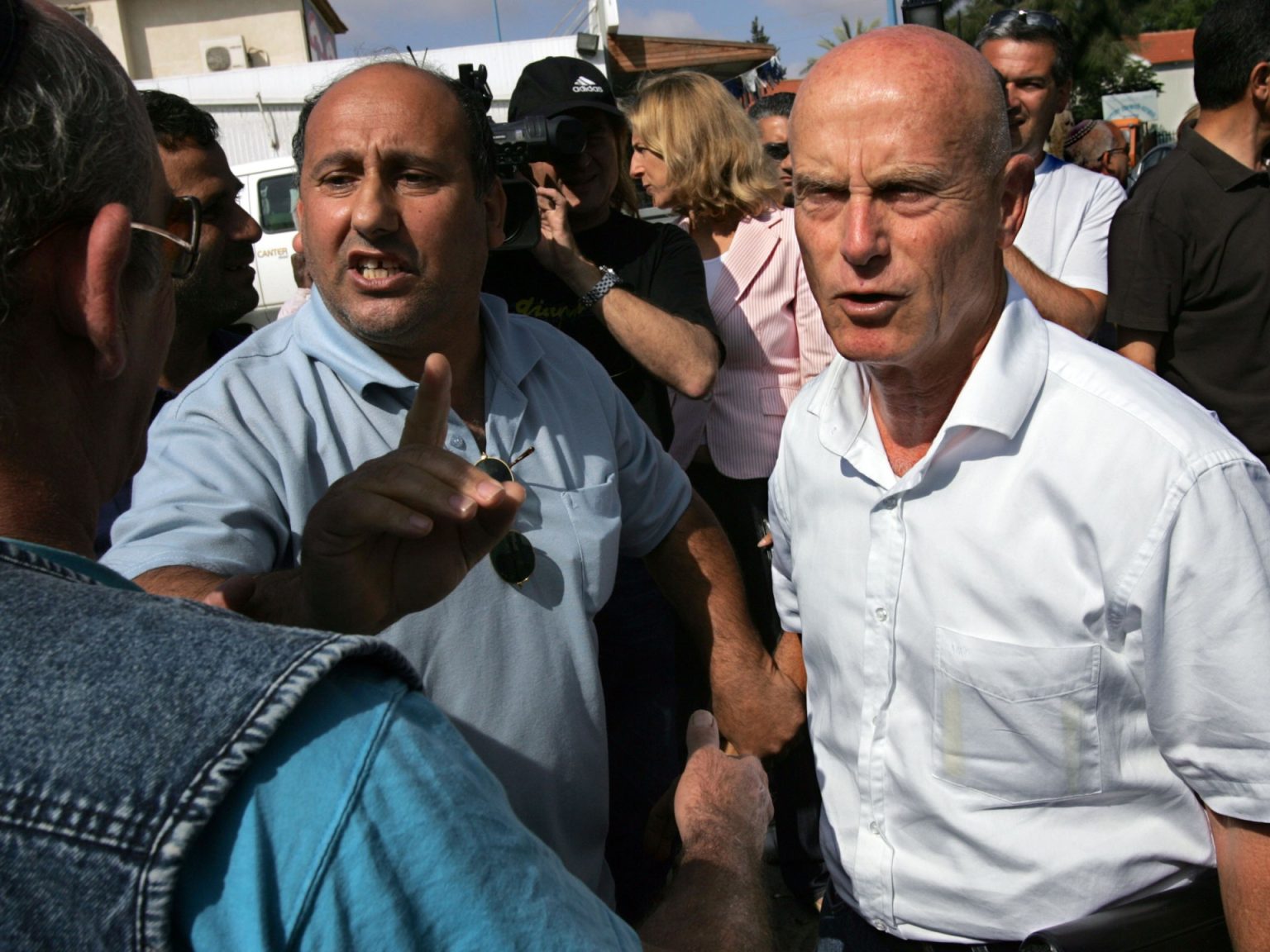 مئات القادة الأمنيين السابقين بإسرائيل يوجهون رسالة لترامب بشأن غزة