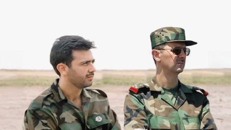 فوق السلطة: مغنٍ يكشف سرا عن بشار وماهر الأسد والفرقة الرابعة