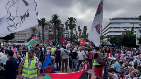 أمام القنصلية الأميركية.. مغاربة يعتصمون ضد التجويع بغزة