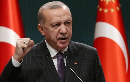 أردوغان يهنئ ماكرون على الاعتراف بدولة فلسطين: قرار “شجاع”