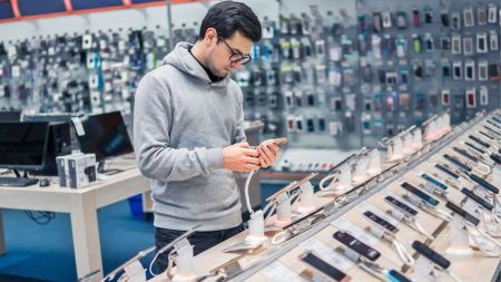 عاجل.. فصل الهواتف المحمولة لبعض الفئات بداية من 24 أغسطس | تفاصيل تهم ملايين المواطنين