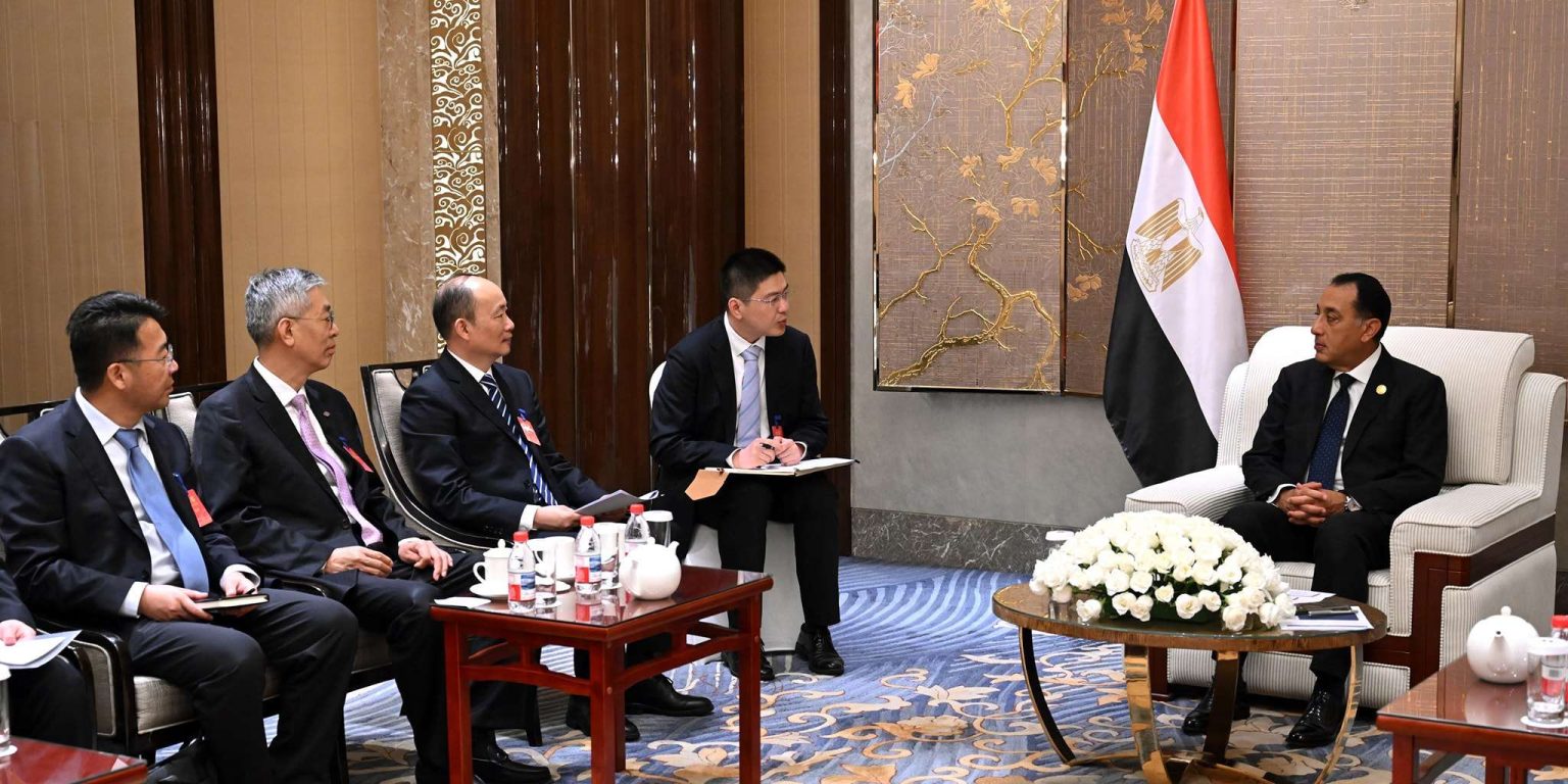 مدبولي لرئيس شركة CNCEC الصينية: الدولة توفر الكثير من المزايا والحوافز للمستثمرين الأجانب والمحليين