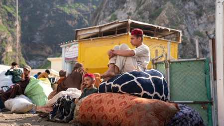 طلاب بلا تأشيرات.. استمرار أزمة اللاجئين الأفغان في باكستان