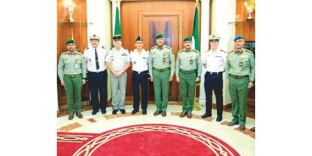 وكيل الحرس الوطني يبحث مع الملحق العسكري الفرنسي تطوير العلاقات الدفاعية الثنائية