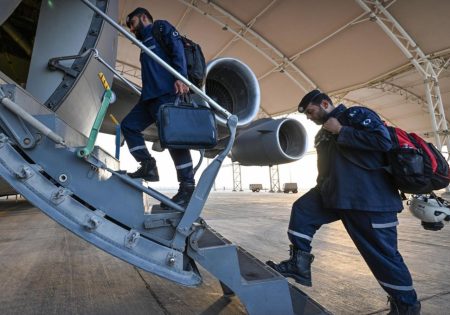 في استجابة فورية.. الإمارات تبدأ مهامها الإنسانية والإغاثية في أفغانستان