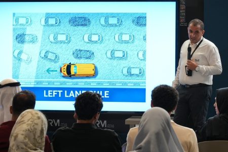 شرطة أبوظبي: سرعة الاستجابة لمركبات الطوارئ تلعب دوراً حاسماً في إنقاذ الأرواح