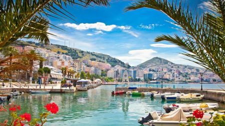 ألبانيا تسجل طفرة سياحية تاريخية في صيف 2025