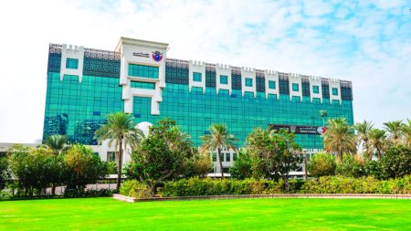 عربي يقرض صديقه 480 ألف درهم.. والصديق لا يردّ على المكالمات