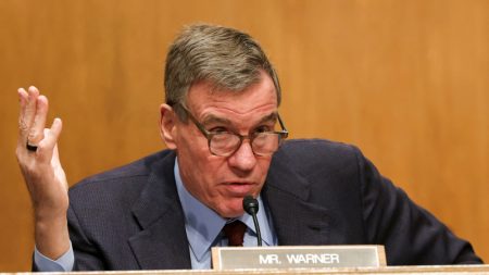 سيناتور أميركي: فقدنا 80 ألف وظيفة في قطاع التصنيع منذ بداية ولاية ترامب