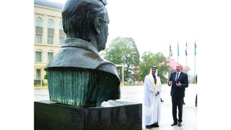 رئيس الدولة يزور معالم تاريخية في كاراباخ يرافقه رئيس أذربيجان