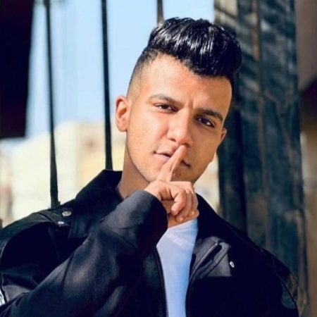 إصابة مطرب المهرجانات عصام صاصا بجروح خطيرة في القدم واليد