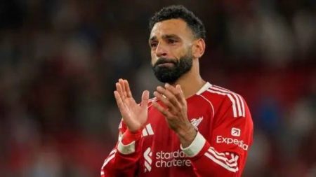 صلاح يعترف بصعوبة التأقلم مع زميله الجديد.. ويكشف سبب بكائه