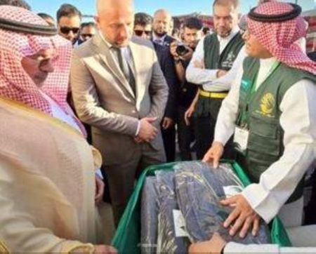 الربيعة يدشّن 50 شاحنة ضمن الجسر البري الإغاثي لدعم الشعب السوري الشقيق