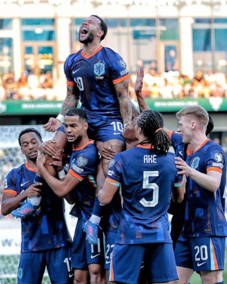 تخطى روبن فان بيرسي.. ديباي الهداف التاريخي لمنتخب هولندا