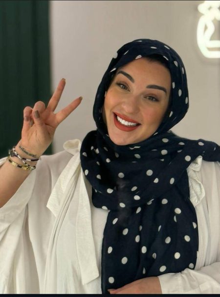 ابنة شريف منير ترتدي الحجاب مجدداً.. ما القصة؟