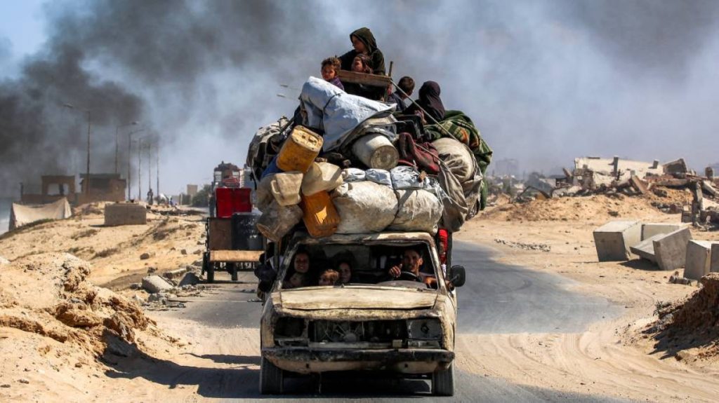 أوامر إخلاء إسرائيلية في غزة.. وأوروبا تعتزم فرض عقوبات على وزراء إسرائيليين