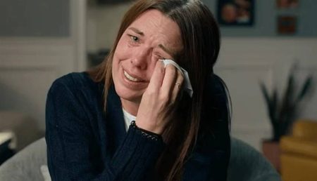 أمريكية تُدان بعد «تنمرها الإلكتروني» على ابنتها طيلة عامين