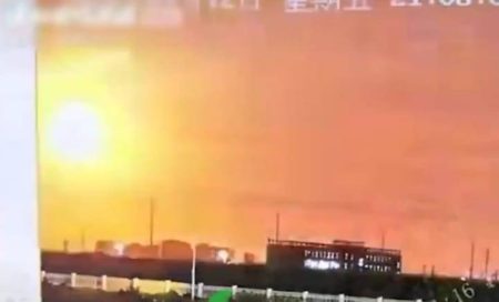 انفجار غامض يضيء سماء شاندونغ شرق الصين