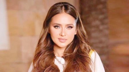 نيللي كريم لـ «عكاظ»: عرض «هابي بيرث داي» في الجونة شرف كبير لي