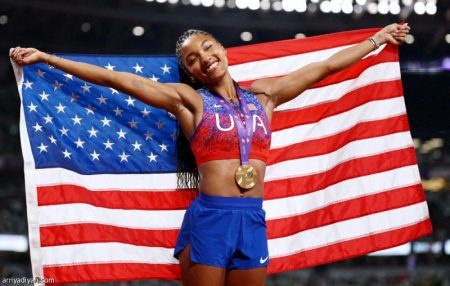 تارا تخطف ذهبية الوثب الطويل