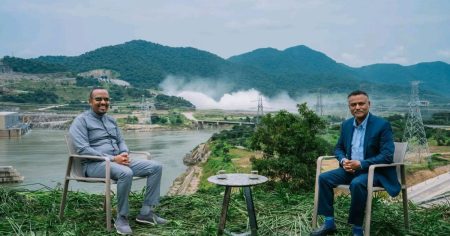 آبي أحمد يجدد دعوته لتعاون ثلاثي حول سد النهضة ويصفه بالمشروع التكاملي