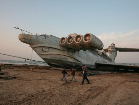 وحش قزوين.. هل تعود السفينة الطائرة إلى الحياة مجددًا؟