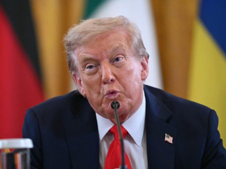 مقال بهآرتس: كيف نفهم تصرفات ترامب المتناقضة تجاه غزة؟