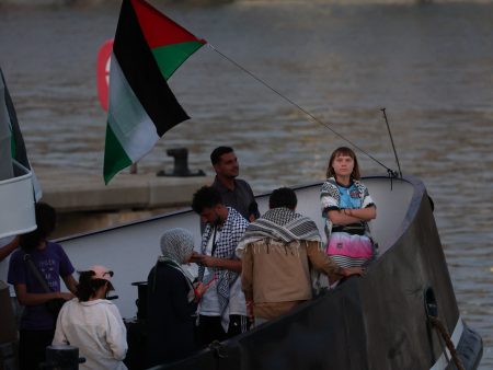 توقف مؤقت لأسطول الصمود بسبب الأحوال الجوية