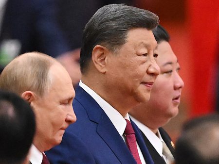 شي يستضيف عرضا عسكريا بحضور بوتين وكيم وترامب يخاطبهم: تتآمرون علينا