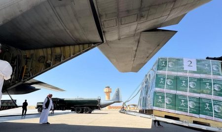 وصول الطائرة السعودية الـ62 لإغاثة الشعب الفلسطيني في غزة