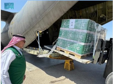 وصول الطائرة السعودية الـ61 لإغاثة الشعب الفلسطيني في غزة