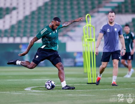 إيفان توني: الدوري السعودي يقف على قدم المساواة مع البريميرليج